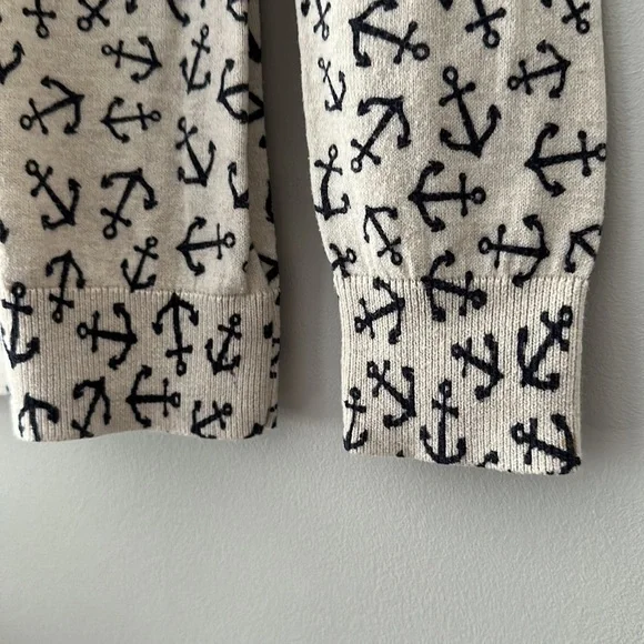 ⚓️ ANCHORS AWAY Adorable coastal sweater with blue anchors on cream background M - Picture 6 of 10